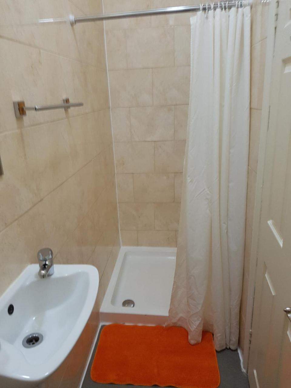 Portsmouth Budget Hotels - All Rooms Are En-Suite Exterior photo